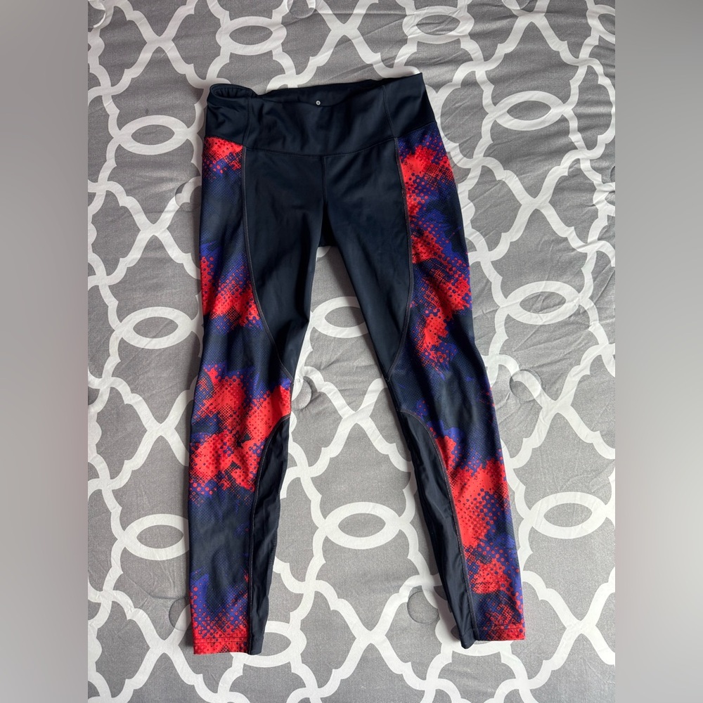 Athleta Women’s High-rise Tie Dye Navy and Red Leggings with Mesh Panels Size M